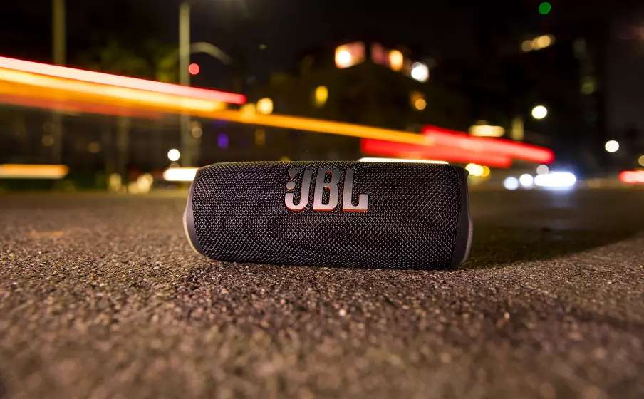 Is it worth buying JBL Flip 6