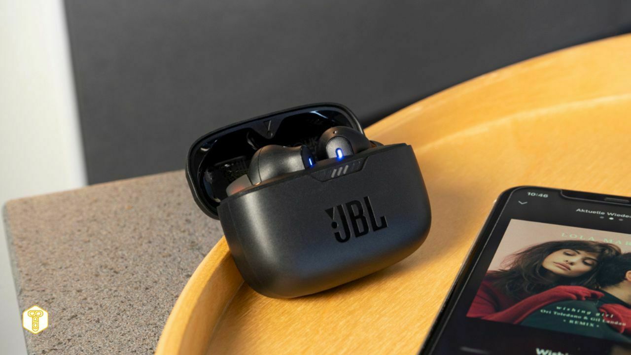 JBL Tune 230NC TWS review: Headphones with good sound, noise cancellation