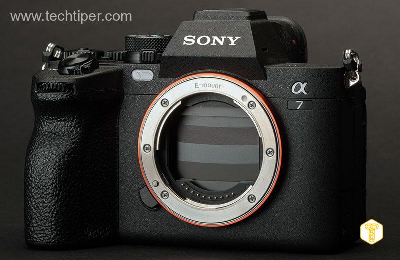 Sony A7 IV Review - Powerful Hybrid Rolling Shutter Camera
