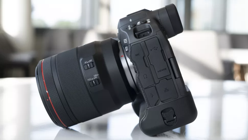 Canon EOS R3 review - Slots