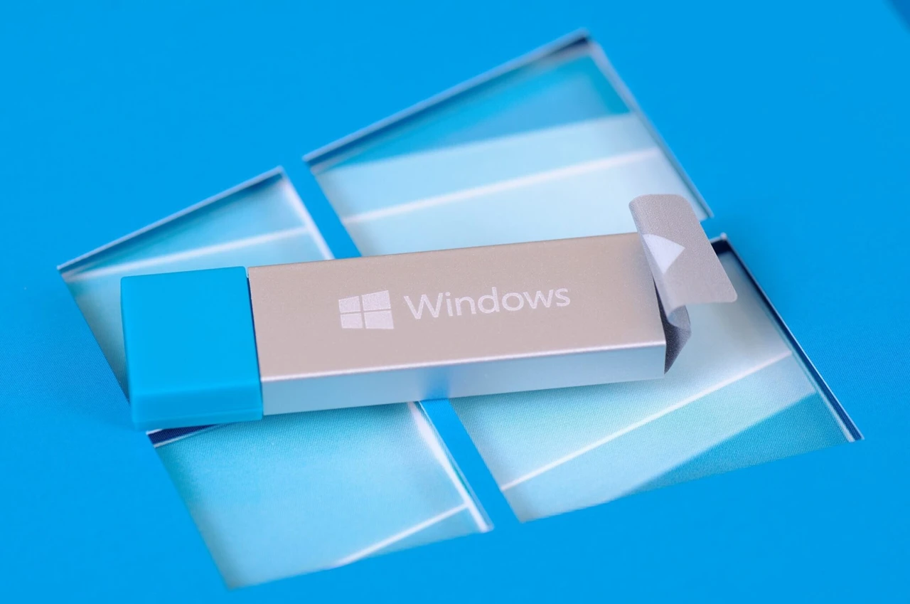 How to make a bootable USB stick with Windows?