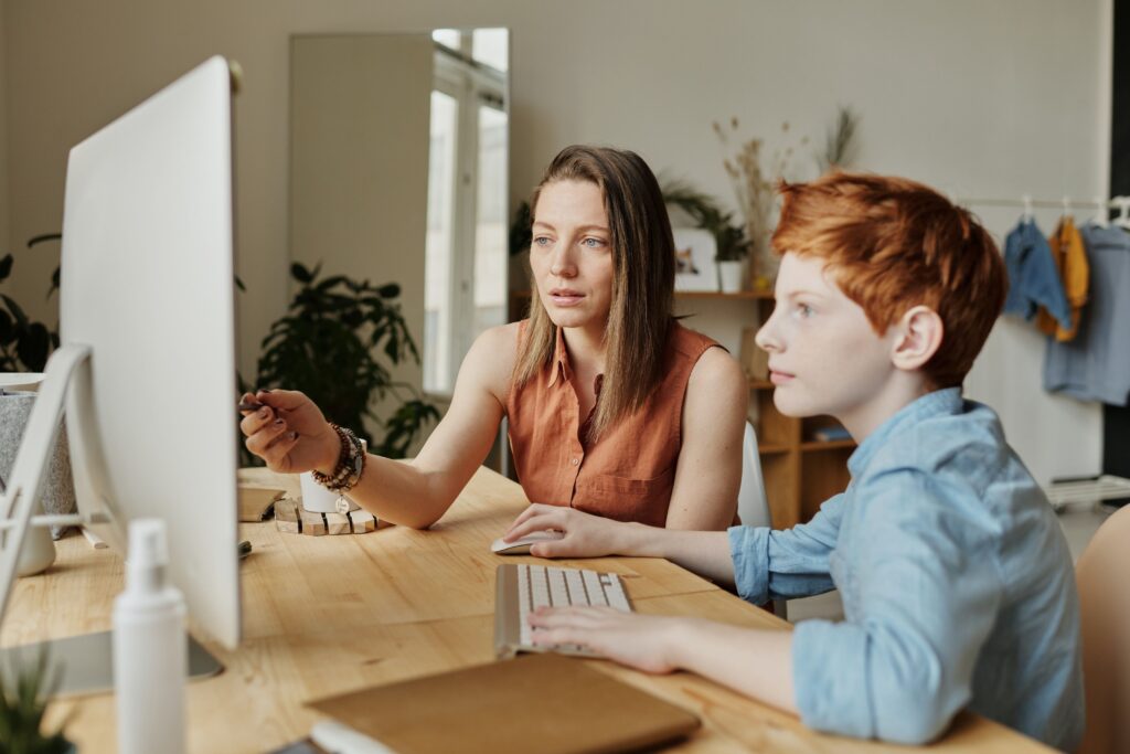 How to prepare a study place for a child