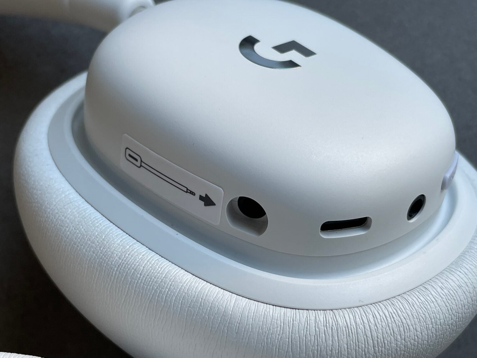 Logitech G735 review - headphones that focus on comfort and style