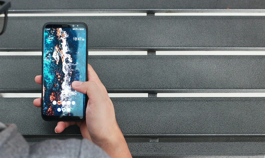 On the Xiaomi website you can check which Xiaomi and Redmi models will receive the update