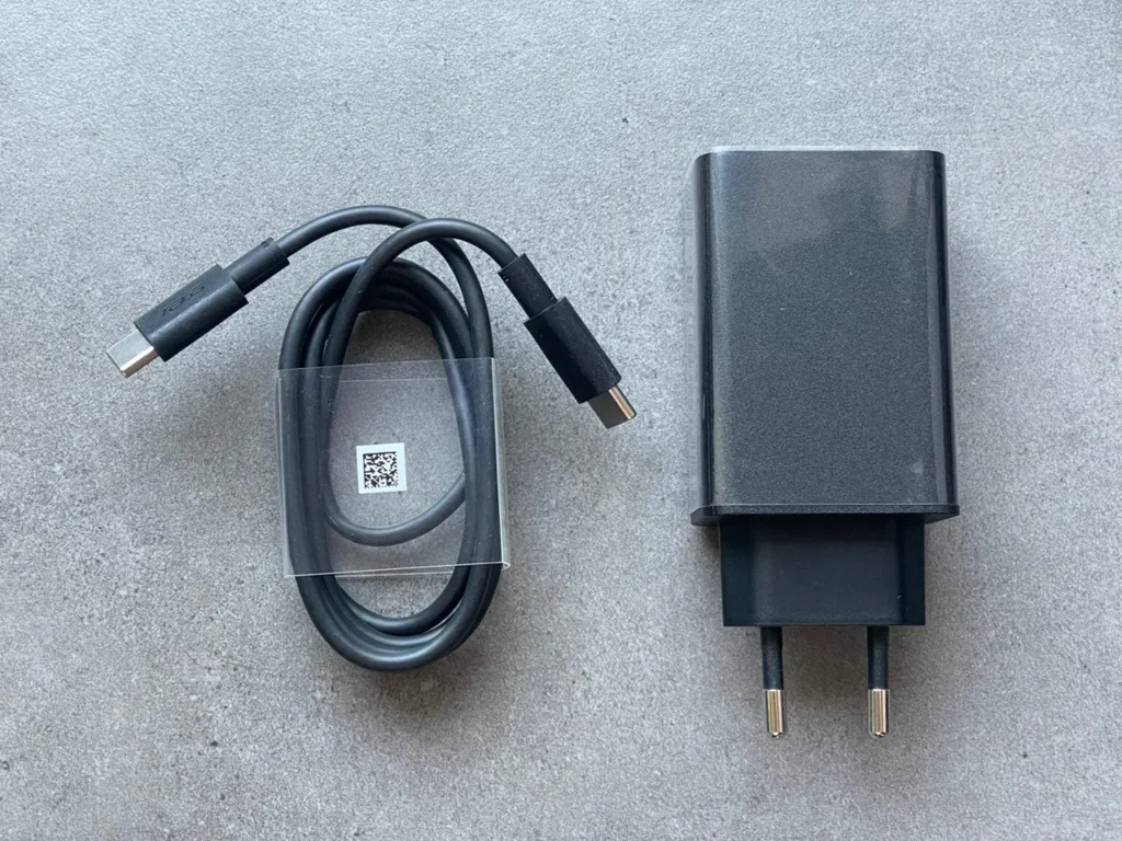 Asus Zenfone 9 30W charger and USB-C cabel