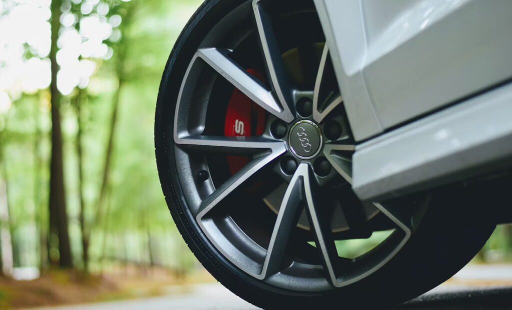 Car alloy wheels in audi 