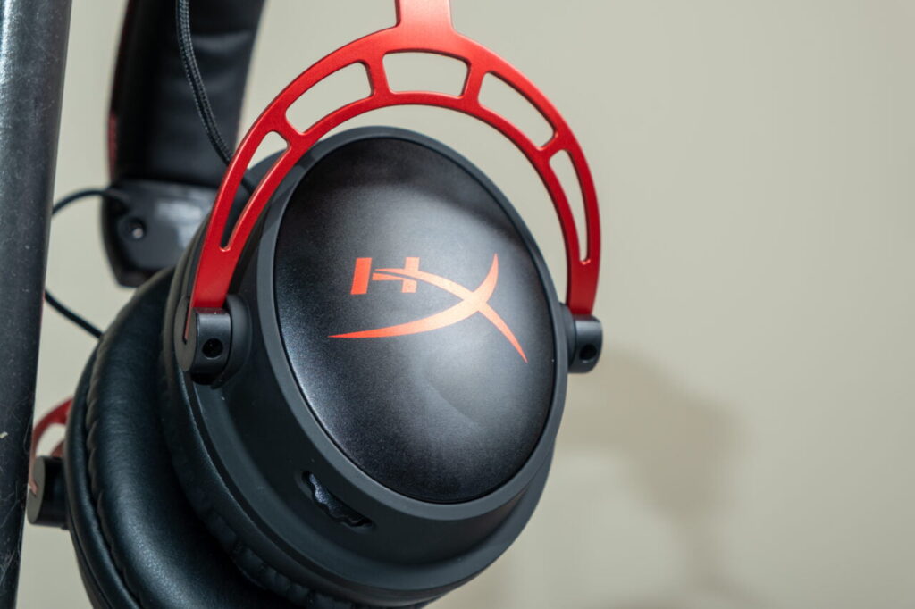 HyperX Cloud Alpha Wireless review - main photo with a close-up on the handset