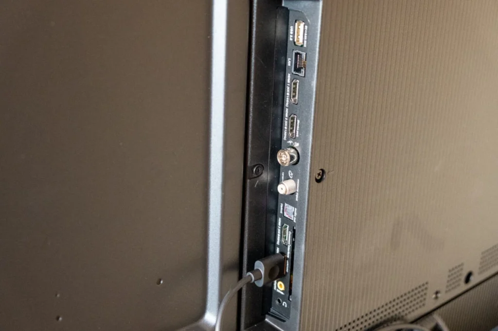 TCL C735 TV connectors