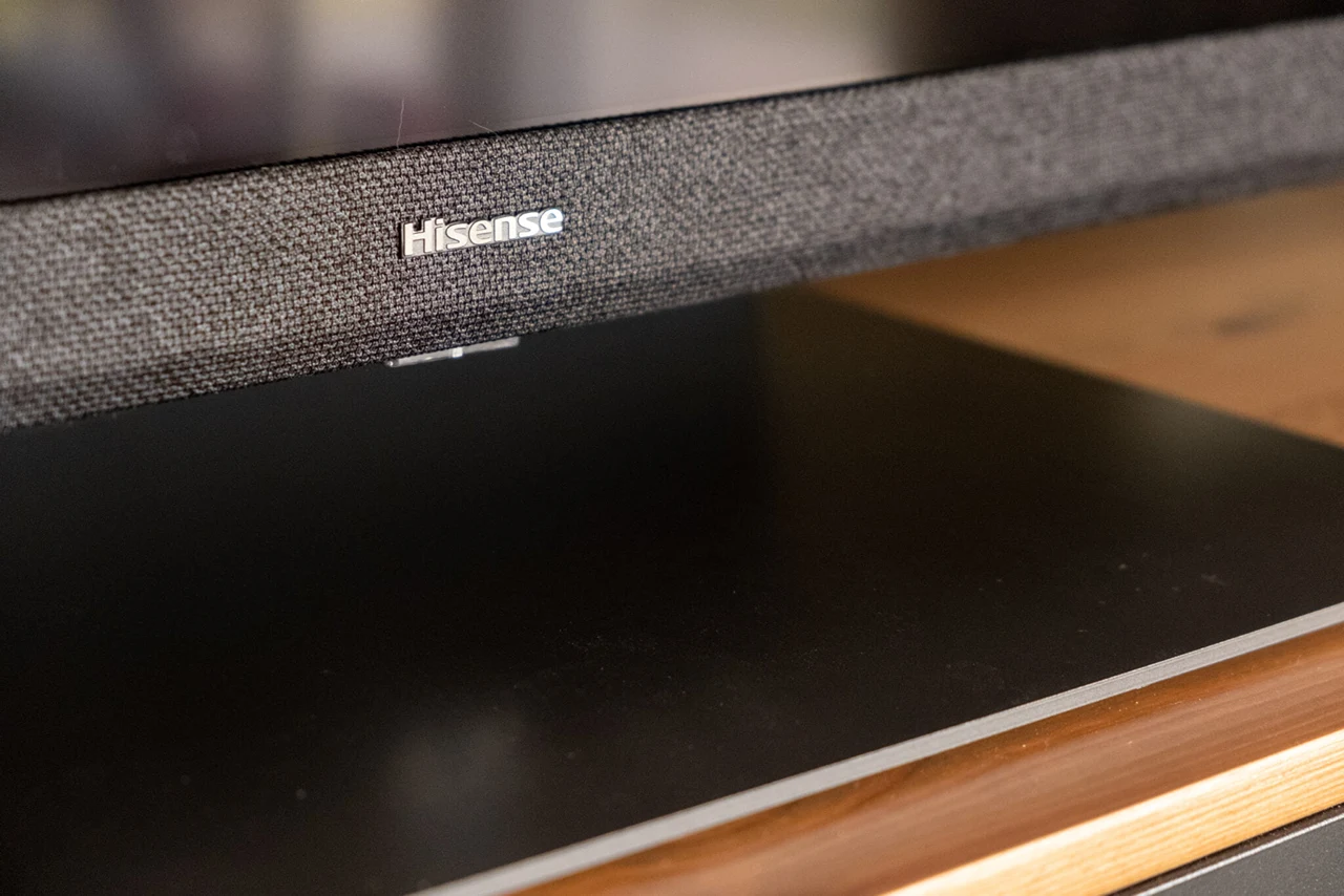 Hisense U8HQ review. High-end TV at a reasonable price