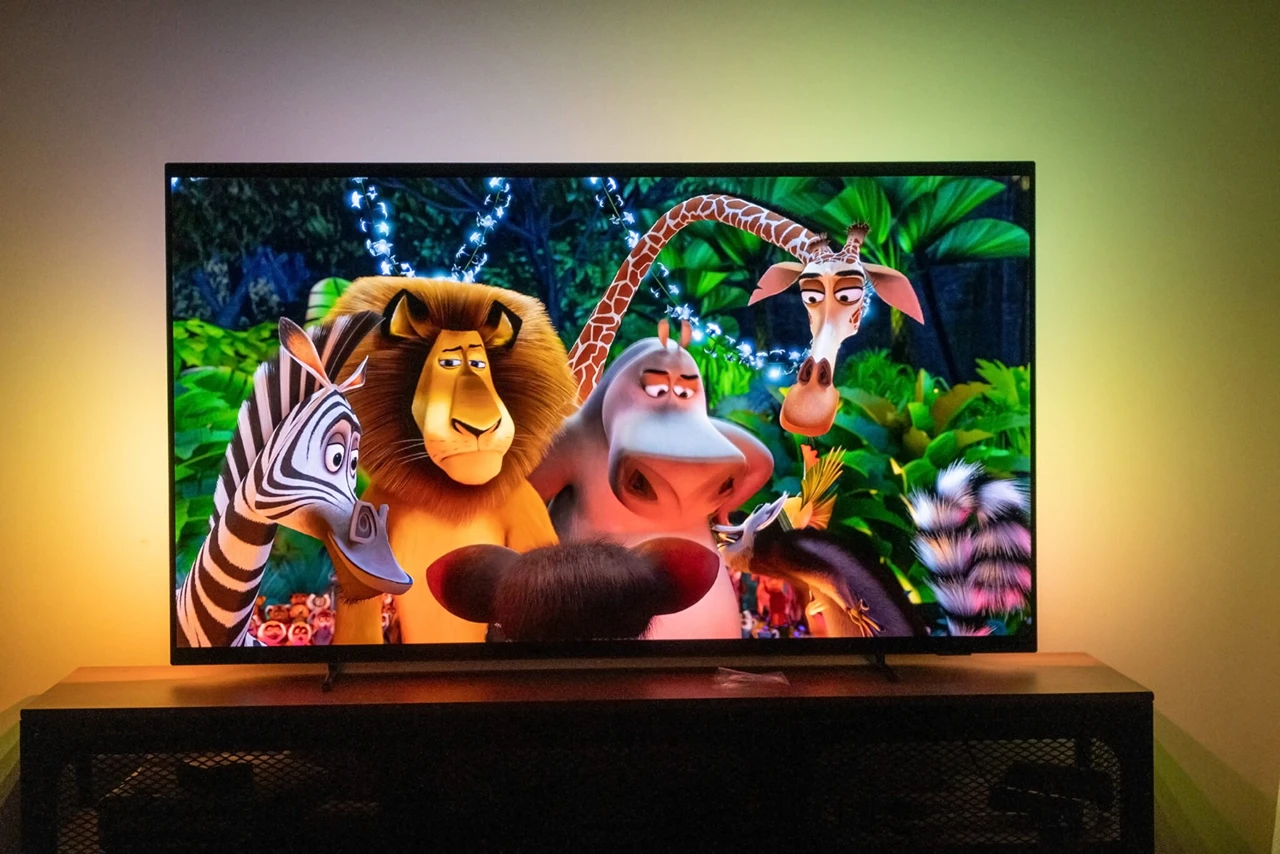 Philips Ambilight 65OLED706 OLED TV Review