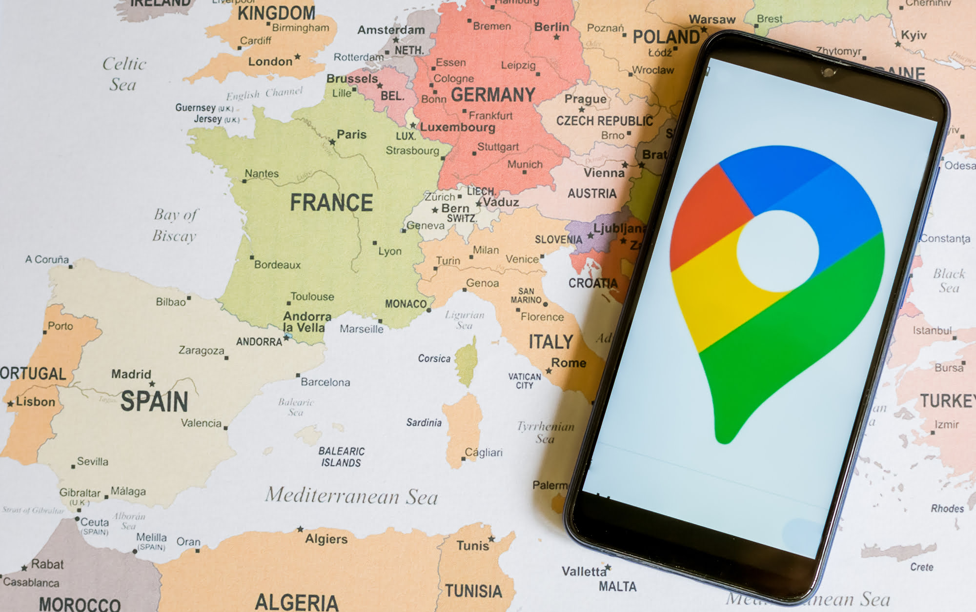 How do I share my location? We show how to do it in Google Maps, Messenger and other applications