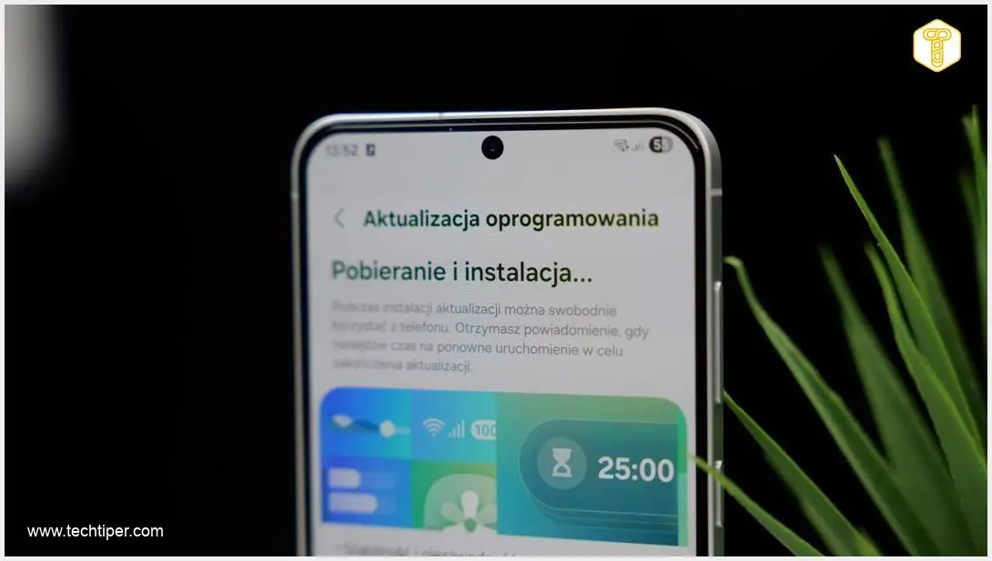 Image showing Samsung Galaxy S25 Series Smartphone Display