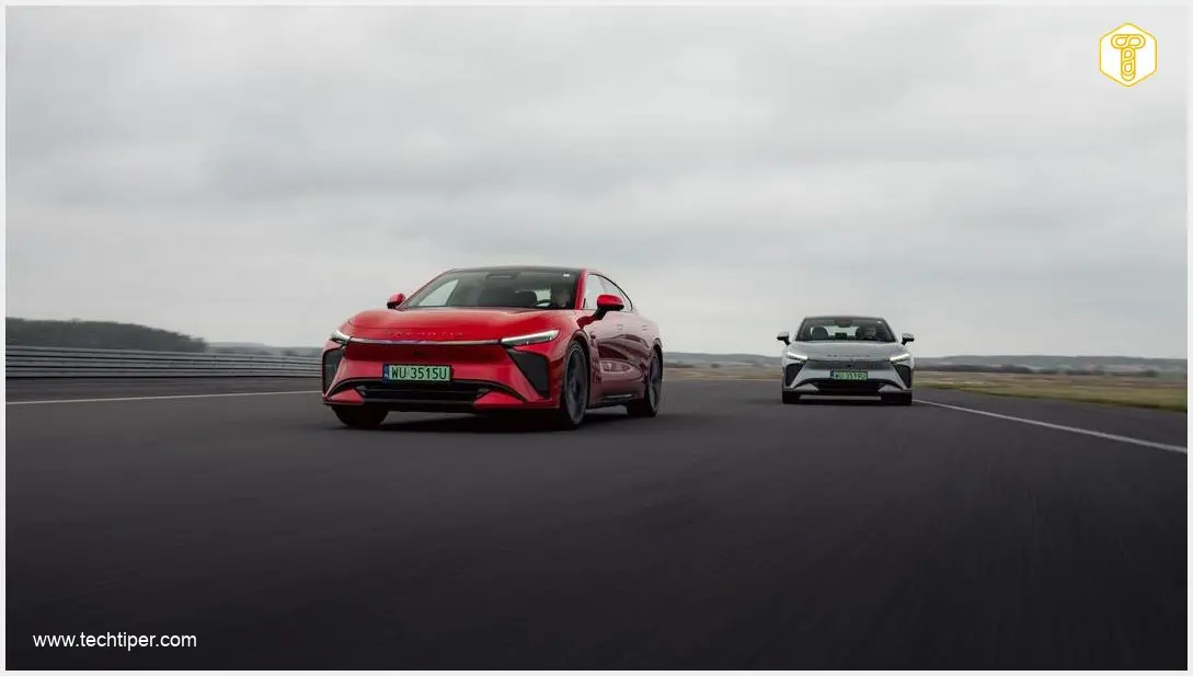 Image showing EXLANTIX ES and ET electric vehicles