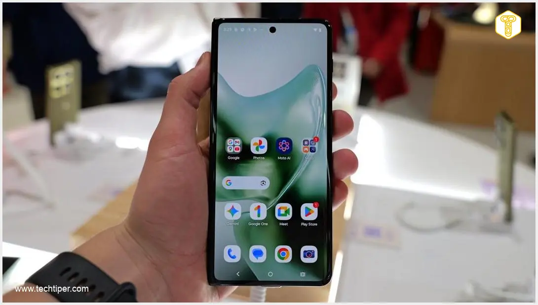 Image showing Motorola Smartphone and Amazon App Logo