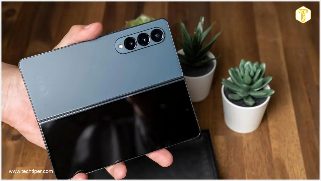 Image showing Samsung Galaxy Z Fold8 and Z Fold8 Ultra dummy units