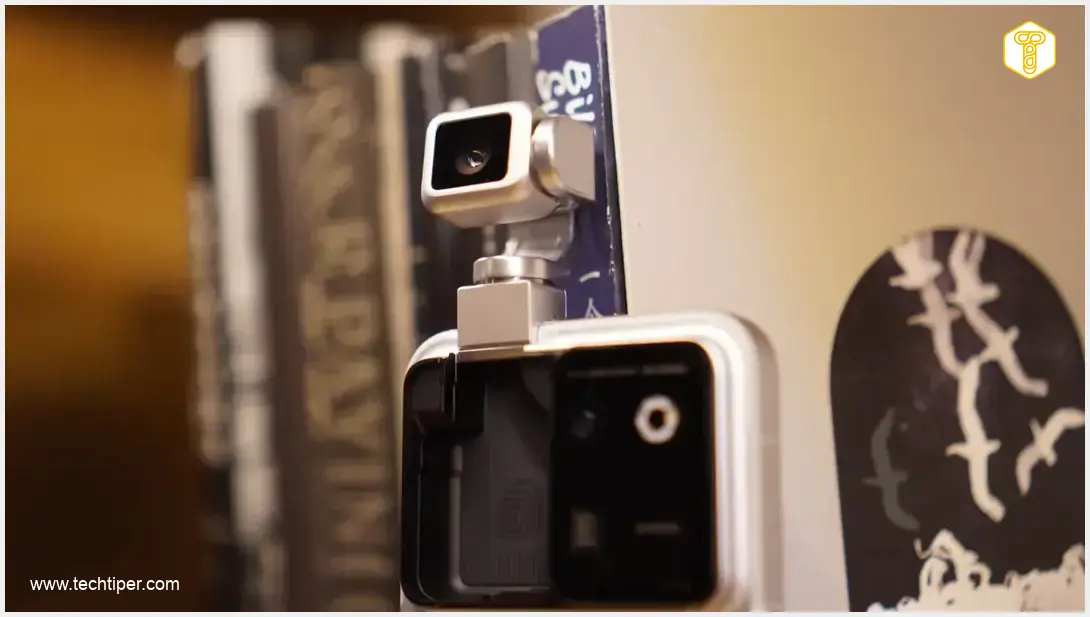 The HONOR Robot Phone in Our Hands: A Closer Look at the Smartphone with a Built-in Gimbal