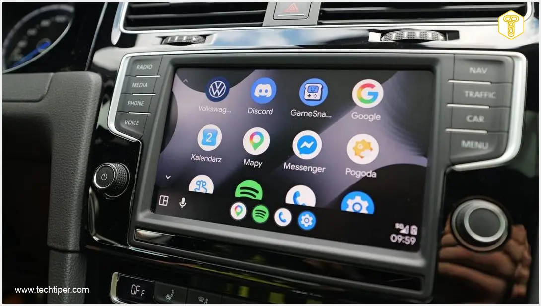 Image showing Android Auto compatibility warning on an older smartphone